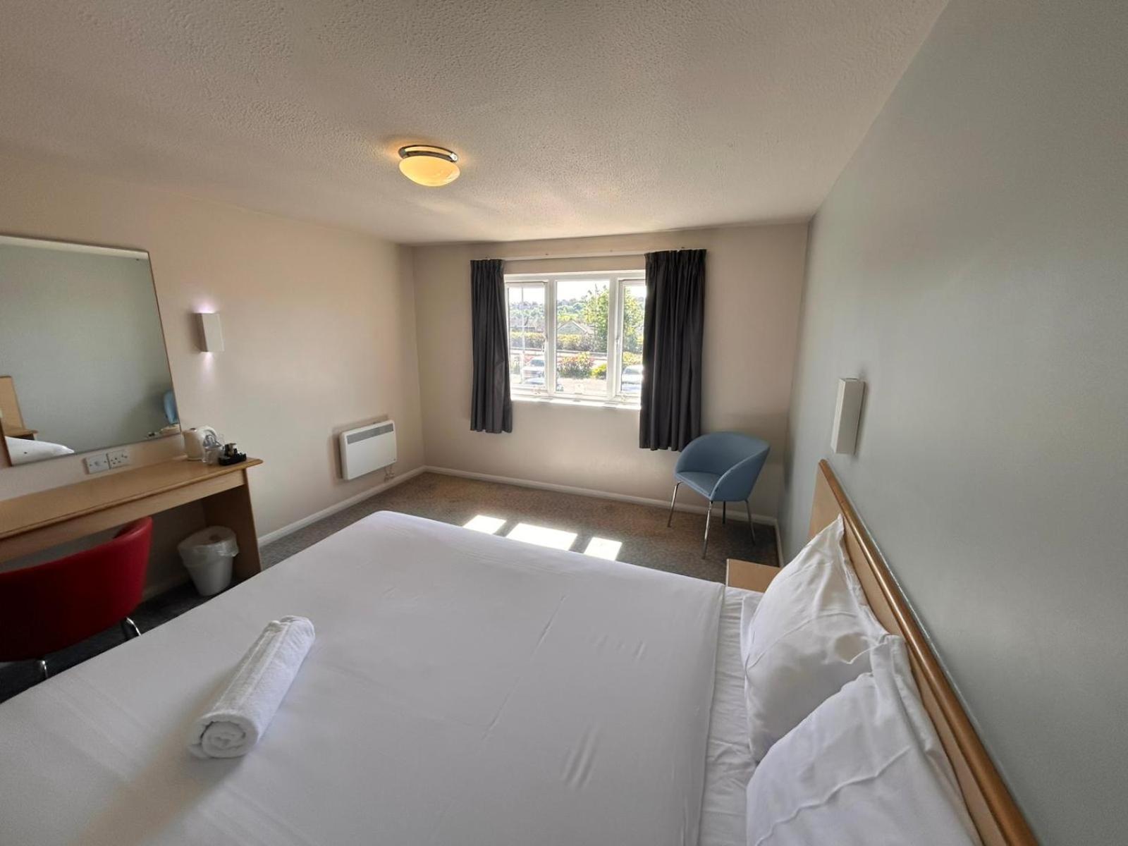 Go2 Camperdown Free Car Park Hotel